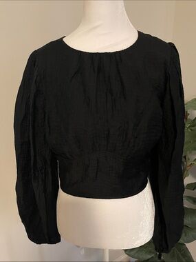 NWT Current Air Black puff sleeve top with sequin cut out back
size S